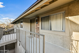 8543 E Belleview St in Scottsdale, AZ - Foto de edificio - Building Photo