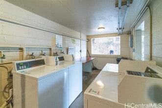 1654 Liholiho St in Honolulu, HI - Building Photo - Building Photo