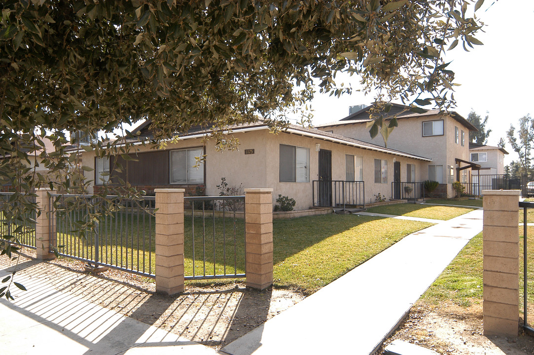 1175 W Valencia Ave in Hemet, CA - Building Photo