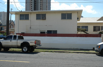 2033 Waiola St in Honolulu, HI - Building Photo - Building Photo