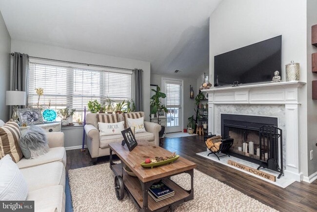 42 Dogwood Ln in Horsham, PA - Building Photo - Building Photo