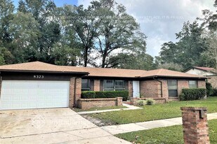 8323 Country Creek Blvd, Unit 11-101 in Jacksonville, FL - Building Photo