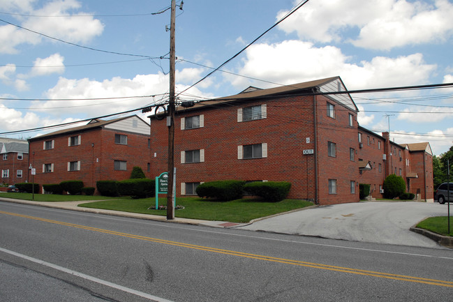 Hunt Club Apartments in Media, PA - Building Photo - Building Photo