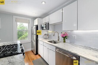 182 Marion St in Boston, MA - Foto de edificio - Building Photo