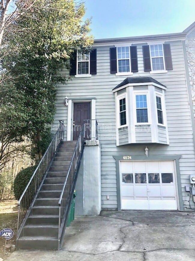 6574 Meadow Green Cir in Norcross, GA - Building Photo - Building Photo