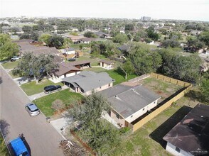 33 S Lee Cir in Edinburg, TX - Building Photo - Building Photo