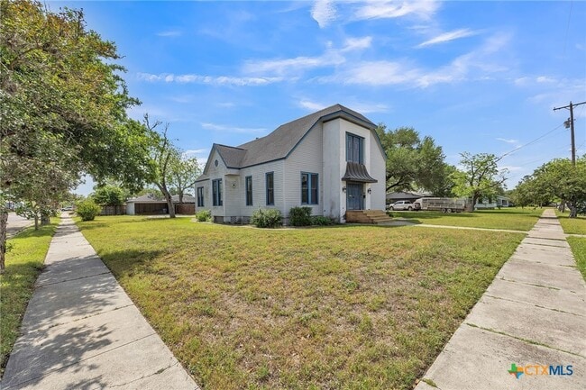 property at 811 Terrell St