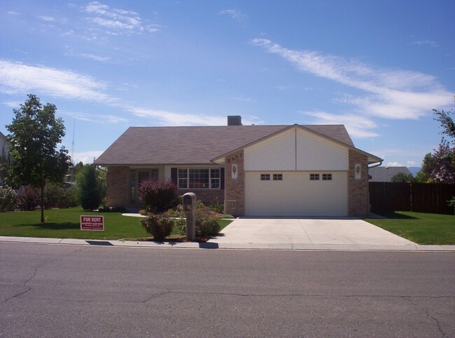 property at 3057 Bookcliff Ave