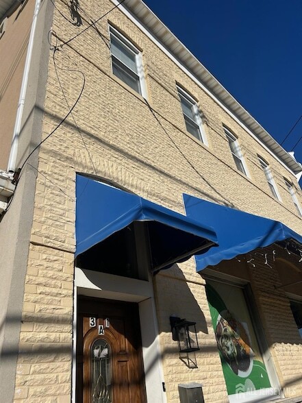 31 W Main St, Unit UPPER in Englishtown, NJ - Building Photo - Building Photo