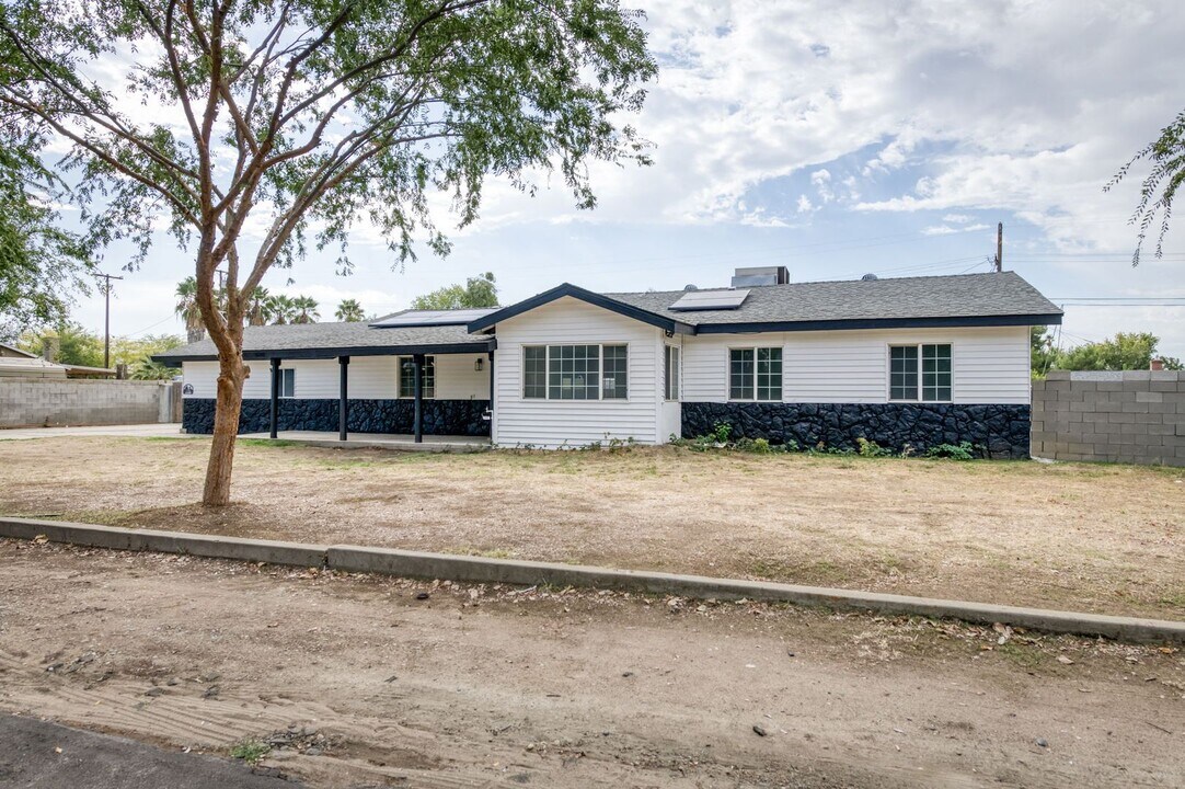 5588 E National Ave in Fresno, CA - Building Photo