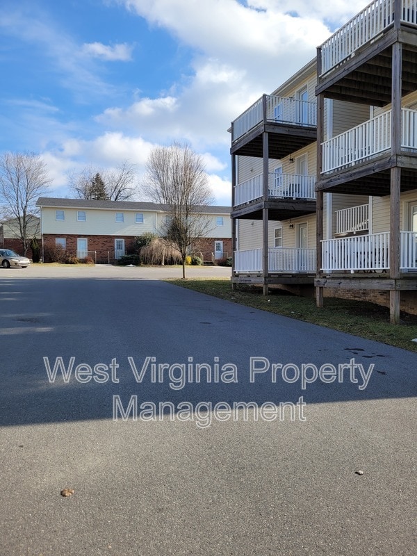 property at 198 Cardinal Wy