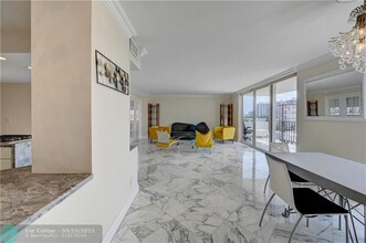 2030 S Ocean Dr in Hallandale Beach, FL - Building Photo - Building Photo