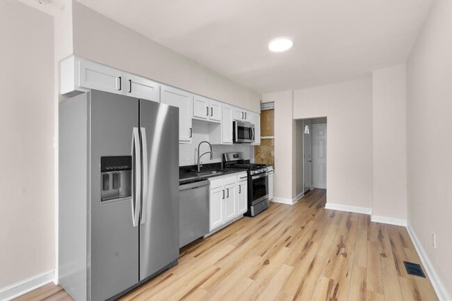 428 N Patterson Park Ave in Baltimore, MD - Building Photo - Building Photo
