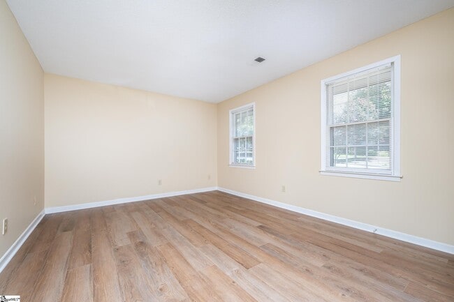 14 Oakwood Dr in Greenville, SC - Building Photo - Building Photo