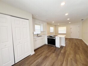 1016 9th Ave NW in Largo, FL - Building Photo - Building Photo