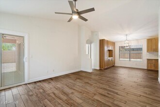21821 N 48th Pl in Phoenix, AZ - Foto de edificio - Building Photo