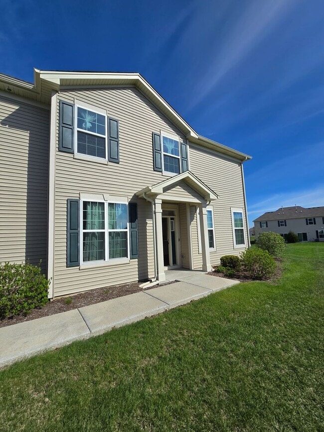 1123 Hawk Hollow Dr in Yorkville, IL - Building Photo - Building Photo