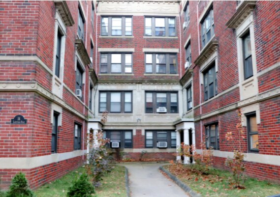 18 Lakeville Rd, Unit 8 in Boston, MA - Building Photo