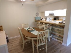 756 White Pine Tree Rd, Unit 210 in Venice, FL - Building Photo - Building Photo