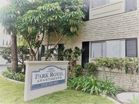 Park Royal Apartments in Anaheim, CA - Building Photo - Building Photo