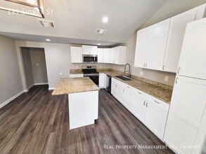 131 Sidney St in San Antonio, TX - Building Photo - Building Photo