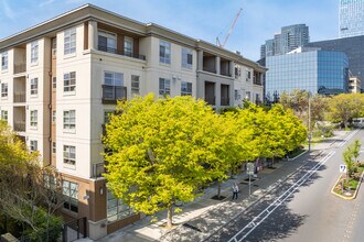 Belle Arts Apartments in Bellevue, WA - Foto de edificio - Building Photo
