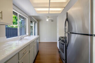 143 Escobar Ave in Los Gatos, CA - Building Photo - Building Photo