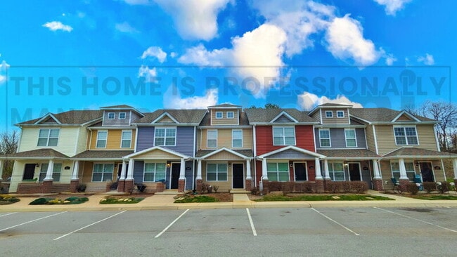 375 Sam Houston Cir in Clarksville, TN - Building Photo - Building Photo