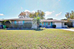 10994 90th Terrace in Seminole, FL - Building Photo