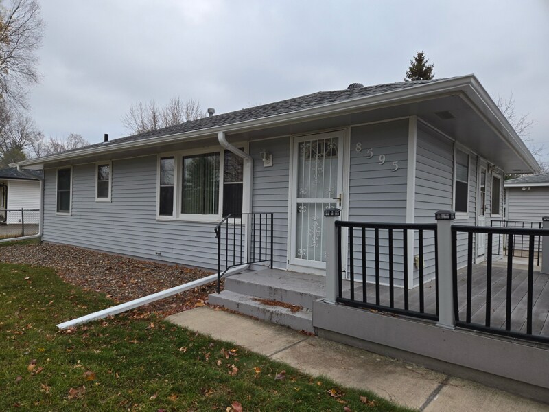8595 Granada Ave S in Cottage Grove, MN - Building Photo