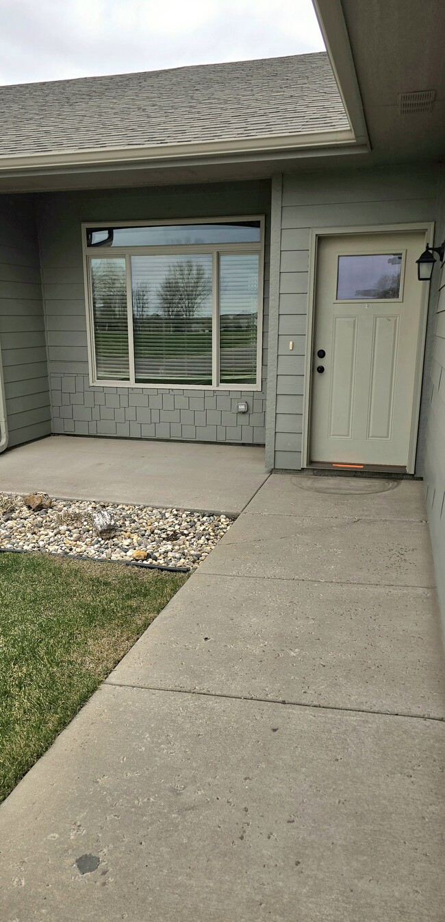 3509 E Bison Trl in Sioux Falls, SD - Building Photo - Building Photo
