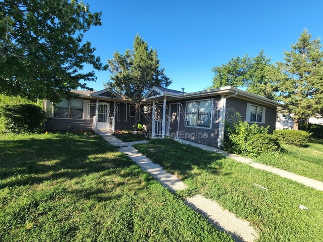 property at 102 E Sunrise Dr