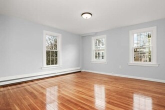 373 Washington St, Unit 2 in Cambridge, MA - Building Photo - Building Photo