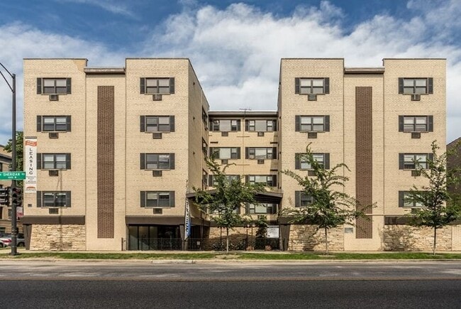 property at 6725 N Sheridan Rd