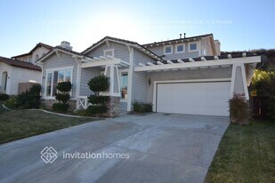 33885 Pinehurst Dr in Yucaipa, CA - Building Photo