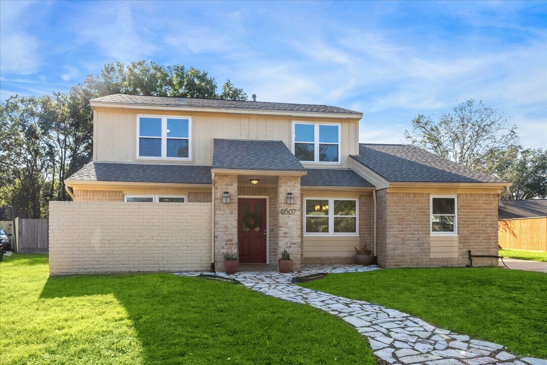 4607 Thistlecroft Dr in Houston, TX - Building Photo