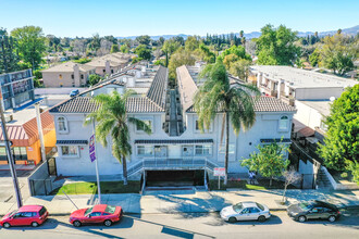 9919 Sepulveda Blvd in Mission Hills, CA - Building Photo - Building Photo