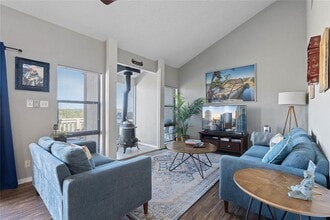 111 Comanche Dr in Lago Vista, TX - Building Photo - Building Photo