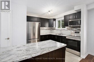 2967 Richmond Rd in Ottawa, ON - Building Photo - Building Photo