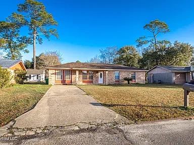 property at 5117 Potomac Dr