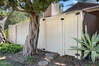 28551 Conejo View Dr in Agoura Hills, CA - Building Photo - Building Photo