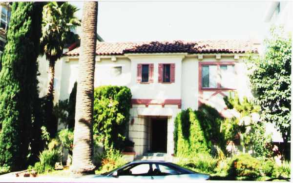 133 S Palm Dr in Beverly Hills, CA - Building Photo - Building Photo