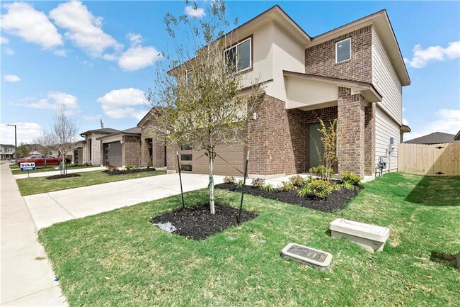 964 Lady Bird Ln in College Station, TX - Building Photo - Building Photo