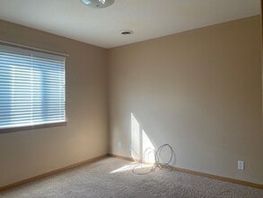 3001 Brookville Dr in Manhattan, KS - Building Photo - Building Photo