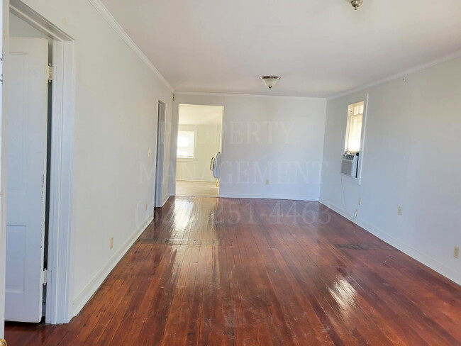 property at 1415 W 5th St