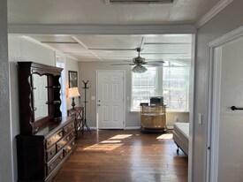 1018 Chicago Blvd, Unit 2 in San Antonio, TX - Building Photo