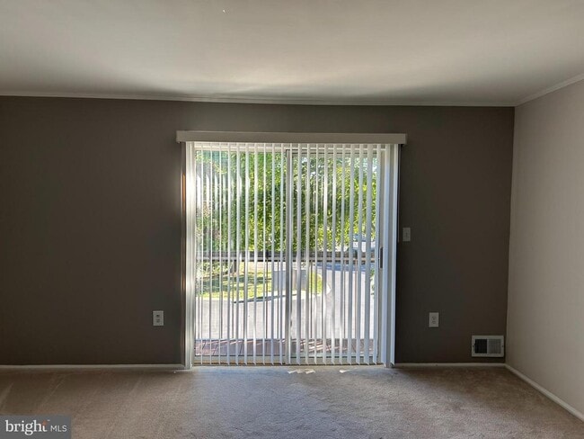 35 Coral Tree Ct in Trenton, NJ - Building Photo - Building Photo