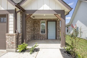 876 Kickapoo Ln in College Station, TX - Building Photo - Building Photo