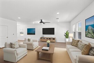 6500 Routenburn St in Austin, TX - Building Photo - Building Photo