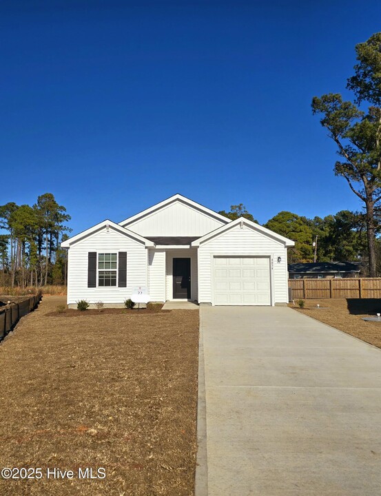 4854 Abbington Oaks Wy in Southport, NC - Foto de edificio